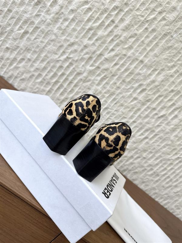 2025112717142191 340